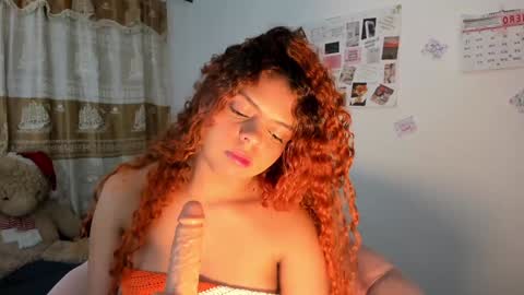 Snapshot of valientegirl_ chatting on 01-15-25, 05:50 VALIENTE  online show from 01-15-25, 05:50