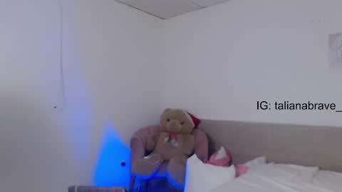 Snapshot of valientegirl_ chatting on 03-02-25, 04:17 VALIENTE  online show from 03-02-25, 04:17