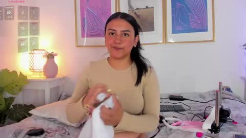 Snapshot of valka_collins chatting on 05-27-26, 07:33 Valka online show from 05-27-26, 07:33