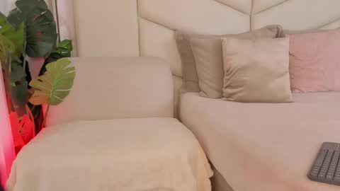 Snapshot of valky_bes chatting on 06-07-26, 11:52 ValkyBes online show from 06-07-26, 11:52