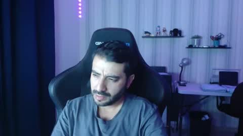 Roberto Carlos online show from 10-14-25, 12:00