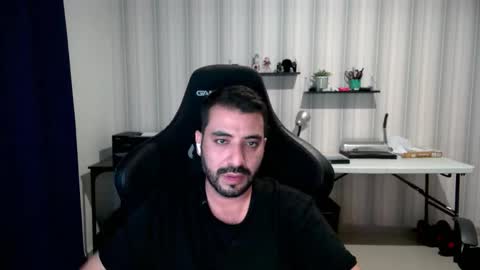 Roberto Carlos online show from 10-18-25, 12:35