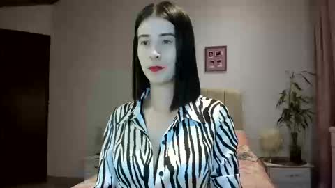 Snapshot of vallejo_macarena chatting on 09-25-25, 03:54 Macarena online show from 09-25-25, 03:54