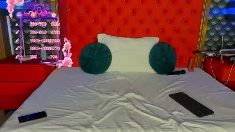 Snapshot of valleriejonnes chatting on 02-18-25, 06:37 Valerie Val V online show from 02-18-25, 06:37