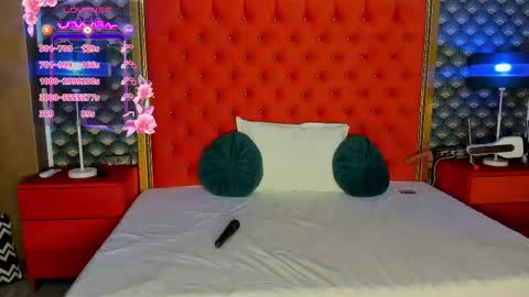 Snapshot of valleriejonnes chatting on 02-26-25, 10:42 Valerie Val V online show from 02-26-25, 10:42