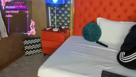 Snapshot of valleriejonnes chatting on 02-27-25, 07:55 Valerie Val V online show from 02-27-25, 07:55