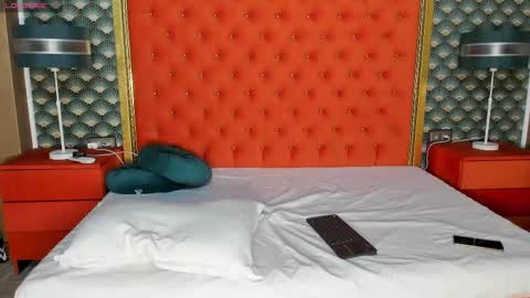 Snapshot of valleriejonnes chatting on 02-27-25, 10:31 Valerie Val V online show from 02-27-25, 10:31