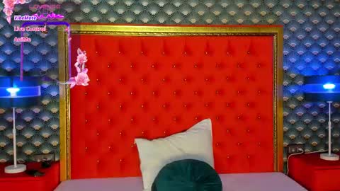 Snapshot of valleriejonnes chatting on 03-02-25, 09:10 Valerie Val V online show from 03-02-25, 09:10