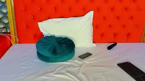 Snapshot of valleriejonnes chatting on 03-02-25, 12:11 Valerie Val V online show from 03-02-25, 12:11