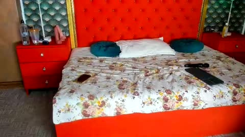 Snapshot of valleriejonnes chatting on 12-01-25, 08:36 Valerie Val V online show from 12-01-25, 08:36