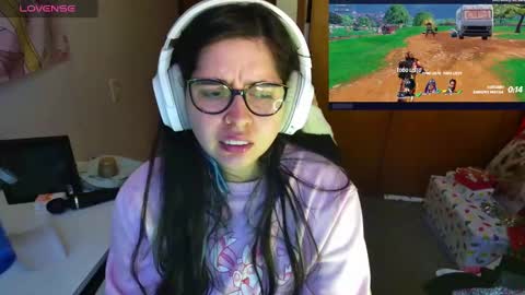 Im Violet online show from 12-15-24, 10:37