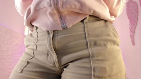 Snapshot of valloletsamar chatting on 01-09-25, 11:36 Vallolet Peach  online show from 01-09-25, 11:36