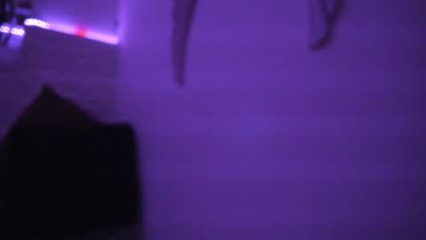 Snapshot of valloletsamar chatting on 01-23-25, 11:15 Vallolet Peach  online show from 01-23-25, 11:15