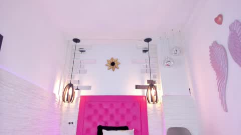 Snapshot of valloletsamar chatting on 01-31-25, 11:35 Vallolet Peach  online show from 01-31-25, 11:35