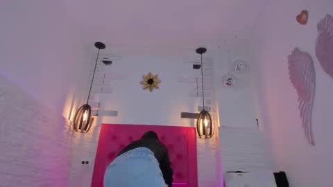 Snapshot of valloletsamar chatting on 02-12-25, 11:29 Vallolet Peach  online show from 02-12-25, 11:29