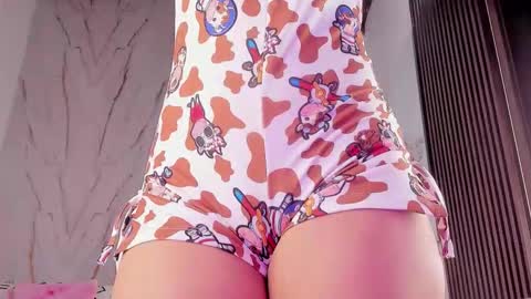 Snapshot of valloletsamar chatting on 12-04-25, 11:52 Vallolet Peach online show from 12-04-25, 11:52