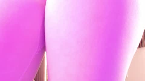 Vallolet Peach  online show from 04-28-26, 12:10