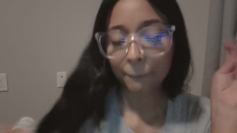 Snapshot of valltorres chatting on 10-08-25, 11:35 Val Torres online show from 10-08-25, 11:35