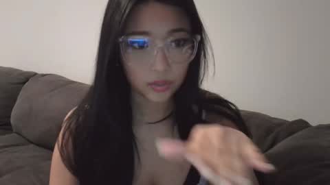 Snapshot of valltorres chatting on 10-28-25, 12:36 Val Torres online show from 10-28-25, 12:36