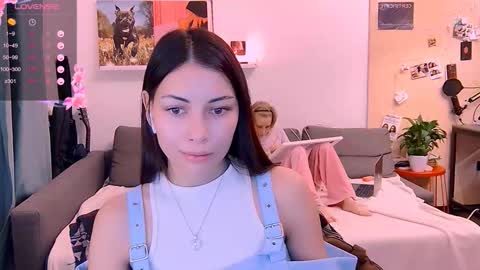 Snapshot of valorant_girl chatting on 11-08-25, 03:34 Little Devil online show from 11-08-25, 03:34