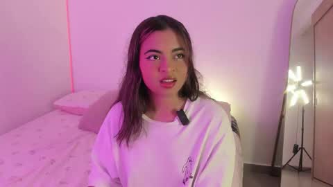 Snapshot of valy_shyness chatting on 10-12-25, 12:31 valy_shyness online show from 10-12-25, 12:31