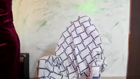 valentina online show from 12-20-24, 11:00