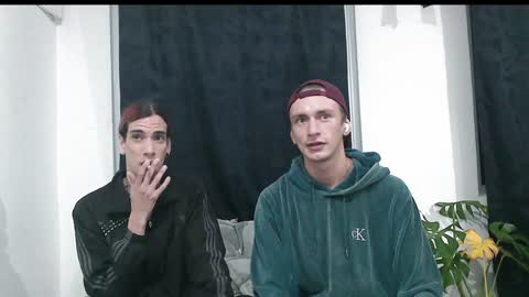 Vamp Noah and Dan online show from 12-23-24, 01:51