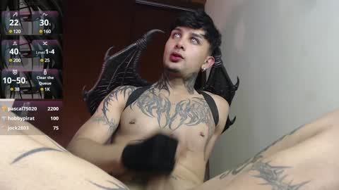 david guzman i model independenthelp me with a thumbs up online show from 01-07-25, 03:03