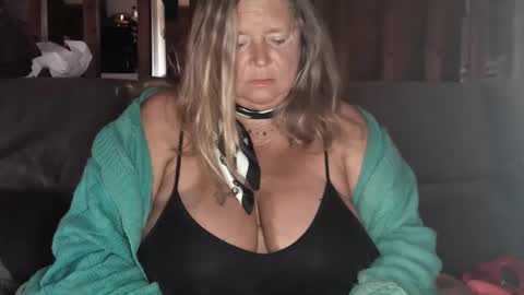 vampwoman online show from 01-03-25, 04:06