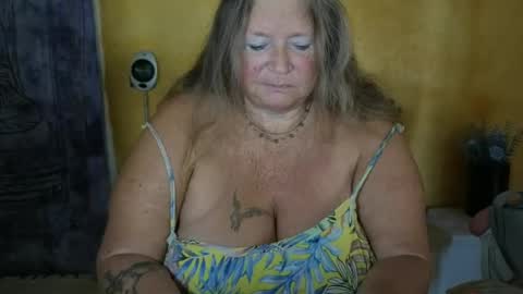 vampwoman online show from 06-25-26, 07:57