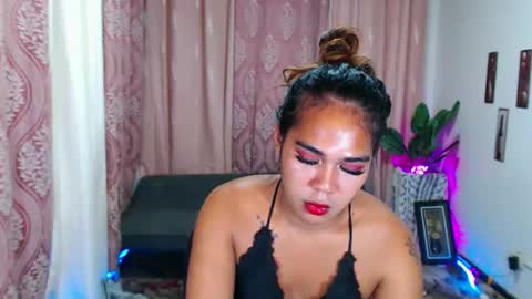 vampy_ebony_laxine online show from 09-30-25, 11:10