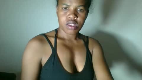 Snapshot of vanafiry chatting on 12-17-25, 04:40 vanafiry online show from 12-17-25, 04:40