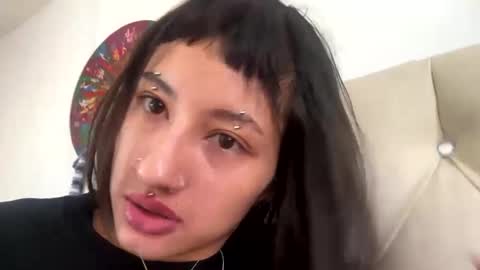 Snapshot of vandalovee chatting on 01-12-25, 04:18 Babi Alu online show from 01-12-25, 04:18