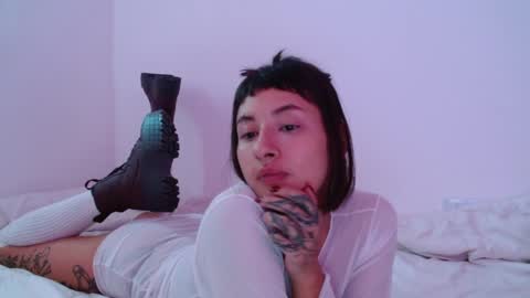 Snapshot of vandalovee chatting on 01-14-25, 12:45 Babi Alu online show from 01-14-25, 12:45