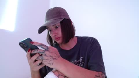 Snapshot of vandalovee chatting on 01-14-25, 09:09 Babi Alu online show from 01-14-25, 09:09