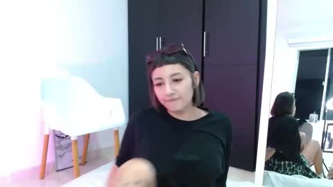 Snapshot of vandalovee chatting on 02-15-25, 07:49 Babi Alu online show from 02-15-25, 07:49