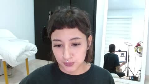 Snapshot of vandalovee chatting on 02-17-25, 01:36 Babi Alu online show from 02-17-25, 01:36