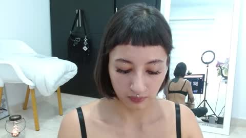 Snapshot of vandalovee chatting on 02-17-25, 09:03 Babi Alu online show from 02-17-25, 09:03