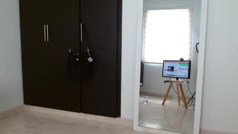 Snapshot of vandalovee chatting on 02-19-25, 06:54 Babi Alu online show from 02-19-25, 06:54