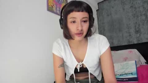 Snapshot of vandalovee chatting on 03-04-25, 08:27 Babi Alu online show from 03-04-25, 08:27