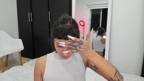 Snapshot of vandalovee chatting on 03-10-25, 11:49 Babi Alu online show from 03-10-25, 11:49