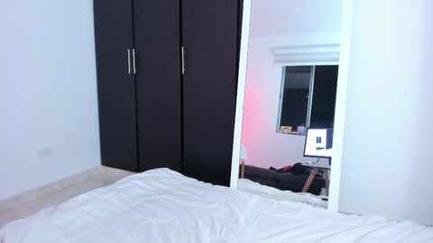 Snapshot of vandalovee chatting on 03-11-25, 05:16 Babi Alu online show from 03-11-25, 05:16