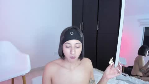 Snapshot of vandalovee chatting on 03-11-25, 08:20 Babi Alu online show from 03-11-25, 08:20