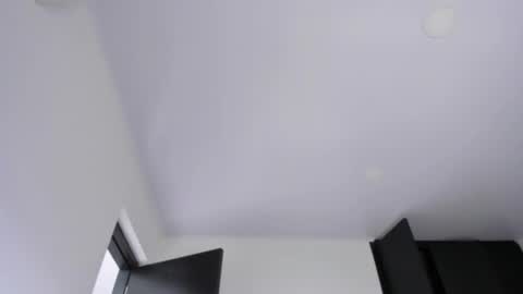 Snapshot of vandalovee chatting on 09-24-25, 11:57 Babi Alu online show from 09-24-25, 11:57