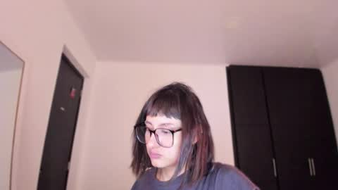 Snapshot of vandalovee chatting on 10-06-25, 11:40 Babi Alu online show from 10-06-25, 11:40