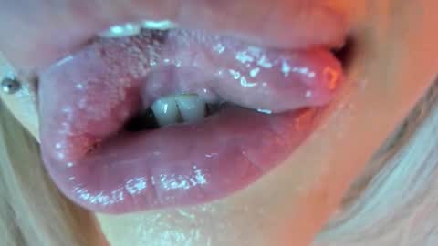 Snapshot of vandalovee chatting on 10-08-25, 09:40 Babi Alu online show from 10-08-25, 09:40