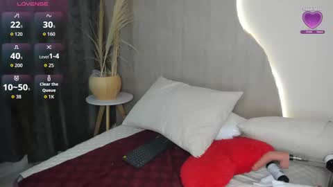 Snapshot of vane_lips chatting on 09-12-25, 04:12 V A N E online show from 09-12-25, 04:12