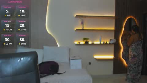 Snapshot of vane_lips chatting on 11-11-25, 03:06 V A N E online show from 11-11-25, 03:06