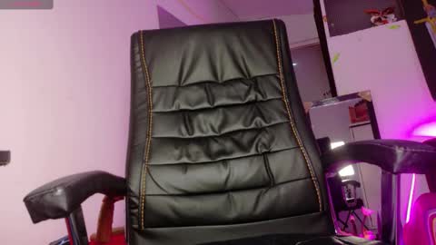 Snapshot of vanebutterfly chatting on 11-19-25, 01:38 Vanesa Santana online show from 11-19-25, 01:38