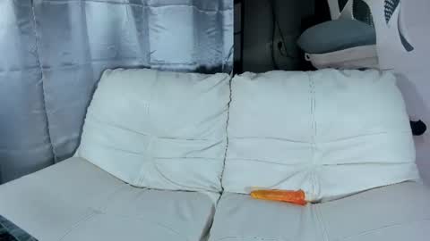 Snapshot of vanelove18_ chatting on 07-22-26, 12:30 VANESSA online show from 07-22-26, 12:30